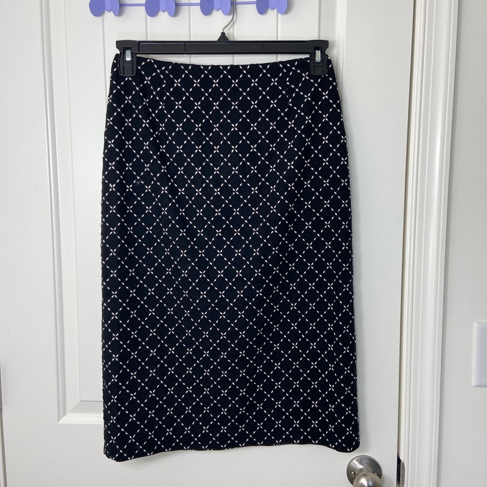 EUC vintage Talbots women’s black cream embroidered stretch‎ geometric skirt 4